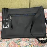 Borsa cartella nera con dettagli blu  GUM