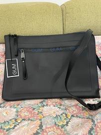 Borsa cartella nera con dettagli blu  GUM