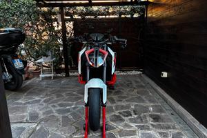 KTM 1290 SUPER DUKE R