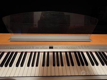 Pianoforte Yamaha P 140S treppiede borsa trasporto