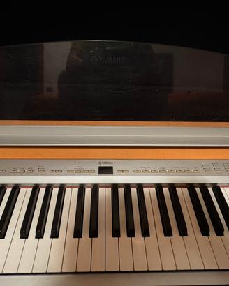 Pianoforte Yamaha P 140S treppiede borsa trasporto