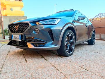 🚗 
CUPRA Formentor Priority 1.4 e-Hybrid 204CV