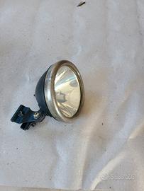 vari fanali e dinamo d'epoca per biciclette 