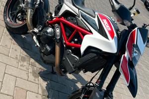 Ducati Hypermotard 821 SP appena tagliandata