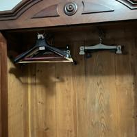Guardaroba in legno