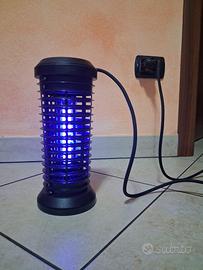 Lampada anti zanzare
