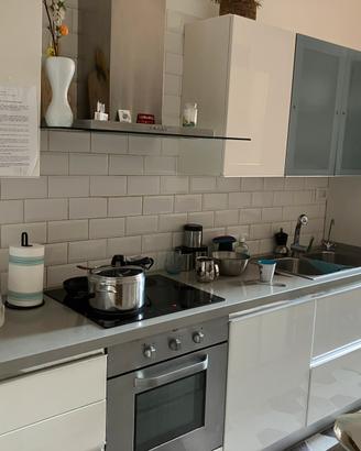 Cucina 330 cm con piano in okite