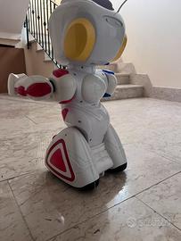 Robot  emiglio giochi prezionsi
