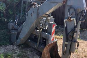 Retro escavatore da trattore pala terna