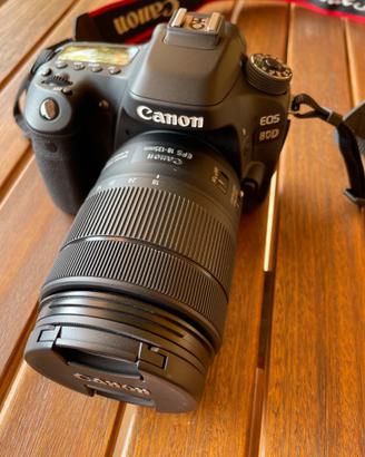 CANON EOS 80D con EF-S 18-135mm Nano IS USM