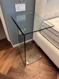 Tavolino moderno in vetro curvato