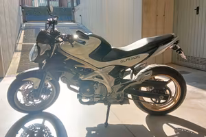 suzuki sfv gladius 650 depo A2