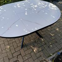 Tavolo in grès allungabile