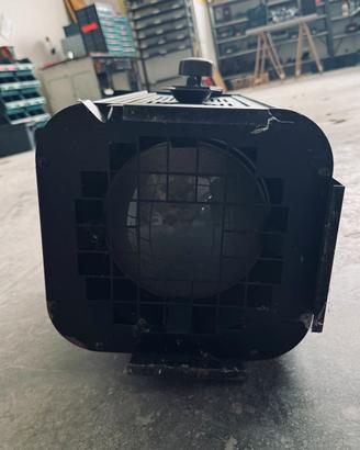 faro teatrale 2000w in buone condizioni
