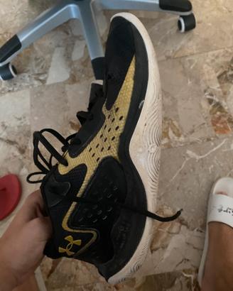 Scarpe Under Armour da Basket taglia 42
