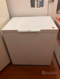 Congelatore a pozzetto grande Ignis
