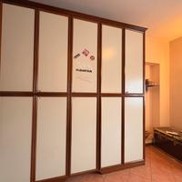 Armadio in legno+comodino