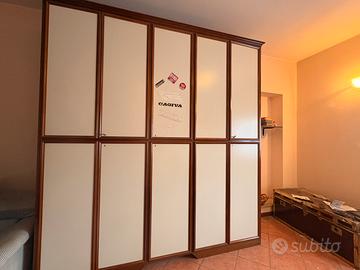 Armadio in legno+comodino