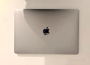 Macbook air 8gb RAM 512gb SSD late 2018