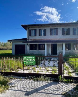 Spazi, natura e privacy: casa indipendente a Sa...