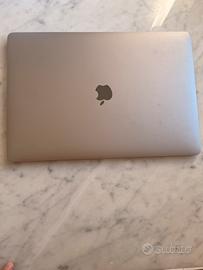 MacBook Pro 15” i7 16GB 512GB batteria nuova