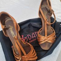 Scarpe da ballo donna.