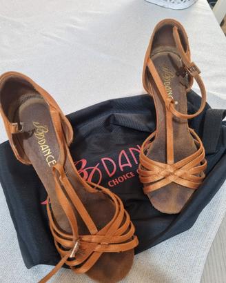 Scarpe da ballo donna.