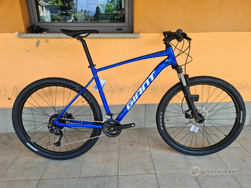 Giant Talon 3 / (PRE-ORDINE)