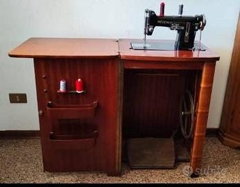 Macchina da cucire Necchi