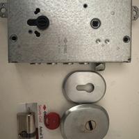 Serratura con cilindro europeo e defender