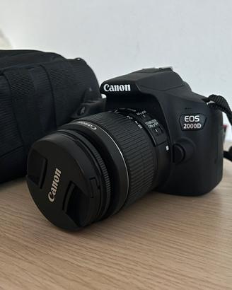 Canon EOS 2000D + obiettivo + accessori