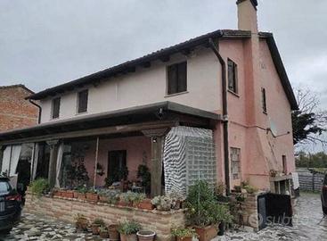 Immobile in asta di 367 m² con più di 5 locali e b