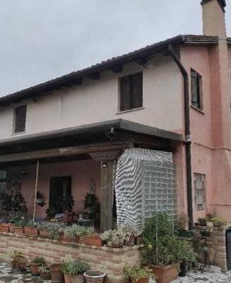 Immobile in asta di 367 m² con più di 5 locali e b