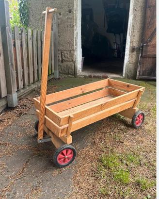 Carrello in legno con ruote vintage Bollerwagen