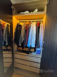 Armadio colore rovere e noce scuro