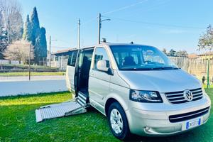 Multivan per trasporto e guida Disabili
