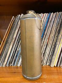 Antica borsa dell'acqua calda in ottone