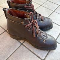 Scarponi militari vintage con gomm Davvos