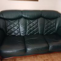 Divano pelle color verde scuro