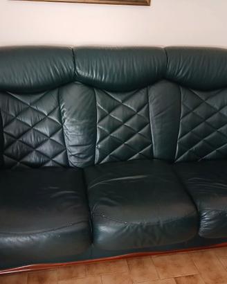 Divano pelle color verde scuro