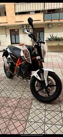 KTM 690 Duke - 2012