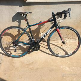 bici da corsa Cube Peloton