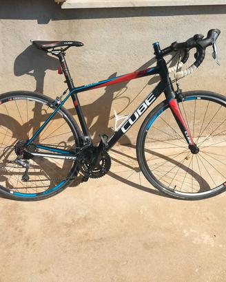 bici da corsa Cube Peloton