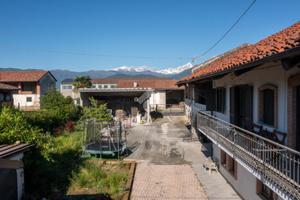 CASA INDIPENDENTE A REVELLO