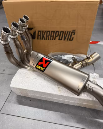 Scarico Akrapovic R1
