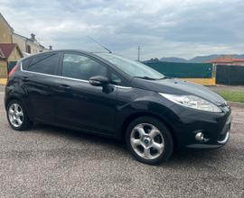 Ford Fiesta 1.4 tdCi 5 porte nera metallizzata