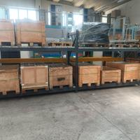 Scaffalature industriali porta pallet con ripiani