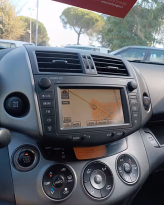 Toyota RAV 4 2.2 D PELLE-NAVIGATORE-2009