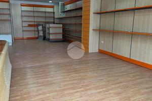 NEGOZIO A MONTESARCHIO