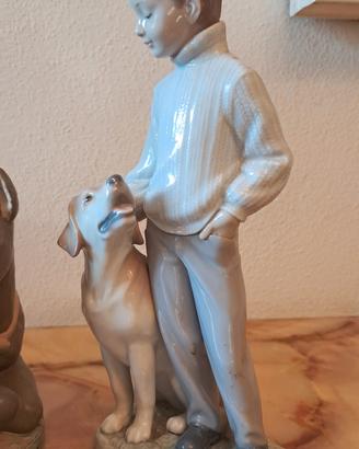 statua bambino con cane Lladrò 